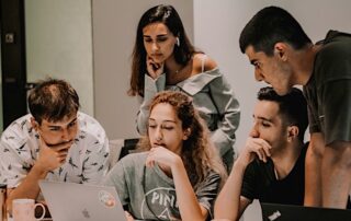 GovTech SebraeHub vai investir em soluções que ajudem a desburocratizar processos entre governos, empreendedores e população.