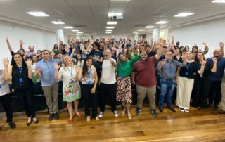 Curso do Senai-SC em parceria comm Novale Hub formou mais de 80 alunos. Iniciativa quer abrir portas do mundo tech a novos profissionais.