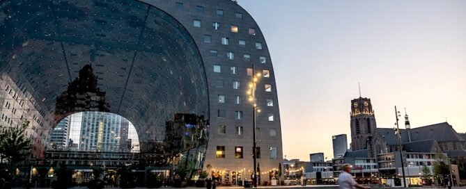 Entenda como referências globais (como o Market Hall de Rotterdam - foto) podem ser aplicadas para o desenvolvimento urbano no Brasil e em Santa Catarina.