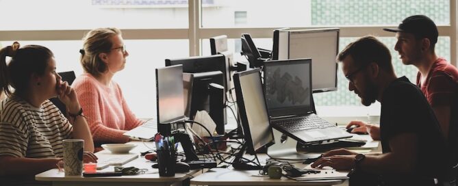 É o que mostra o mapeamento de demanda e perfil de talentos para tecnologia, lançado por ACATE e Sebrae Startups. Maior parte das vagas deve ser em regime remoto ou híbrido.