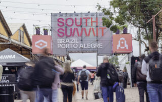 South Summit Brazil 2025 reúne startups, investidores e líderes globais no Cais Mauá, com foco em reconstrução econômica, conexões e sustentabilidade.