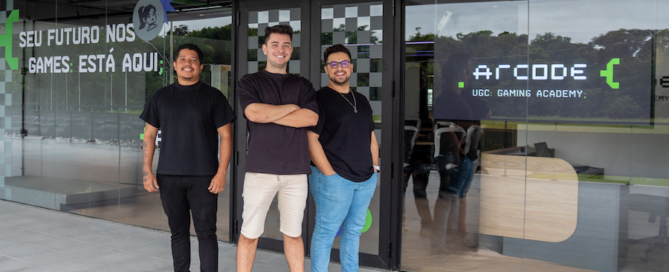 Projeto Arcode, criado pela Hero Base em parceria com Avell e Sicoob, mira formação de mais de 2 mil alunos já em 2025.