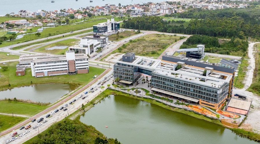 AI Summit Brasil reúne especialistas no Sapiens Parque e destaca papel estratégico da IA na transformação digital do setor público e privado.
