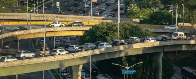 O erro fundamental foi termos, como sociedade, incentivado o modelo de transporte individual por décadas, atribuindo status ao carro
