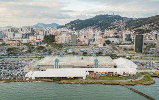 Dados do Observatório ACATE mostram que alta de 11,7% ao ano supera a média nacional e amplia participação do setor de TI no PIB catarinense.